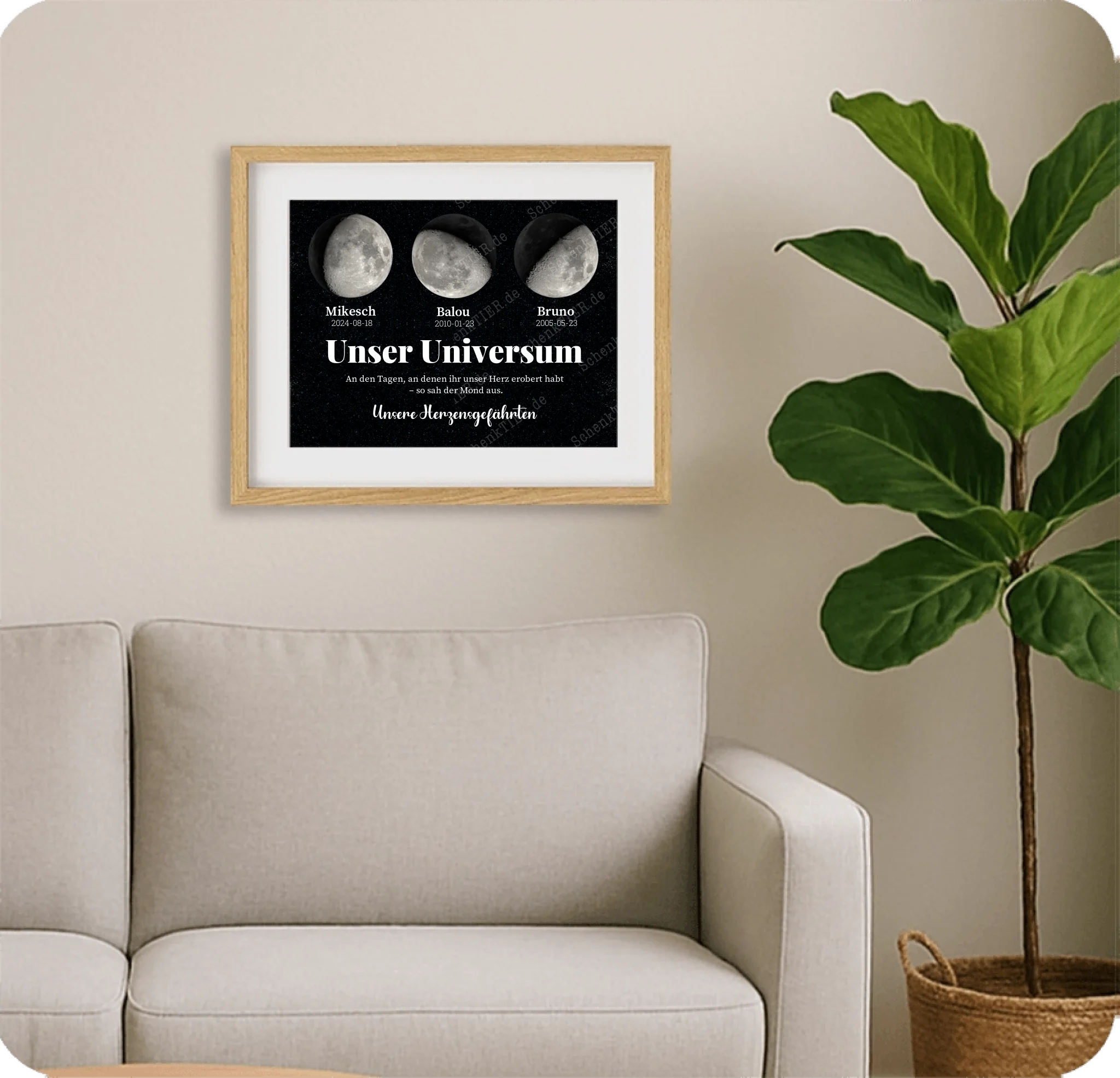 Poster 40 mal 30 cm im Holzraahmen im Wohnzimmer an der Wand