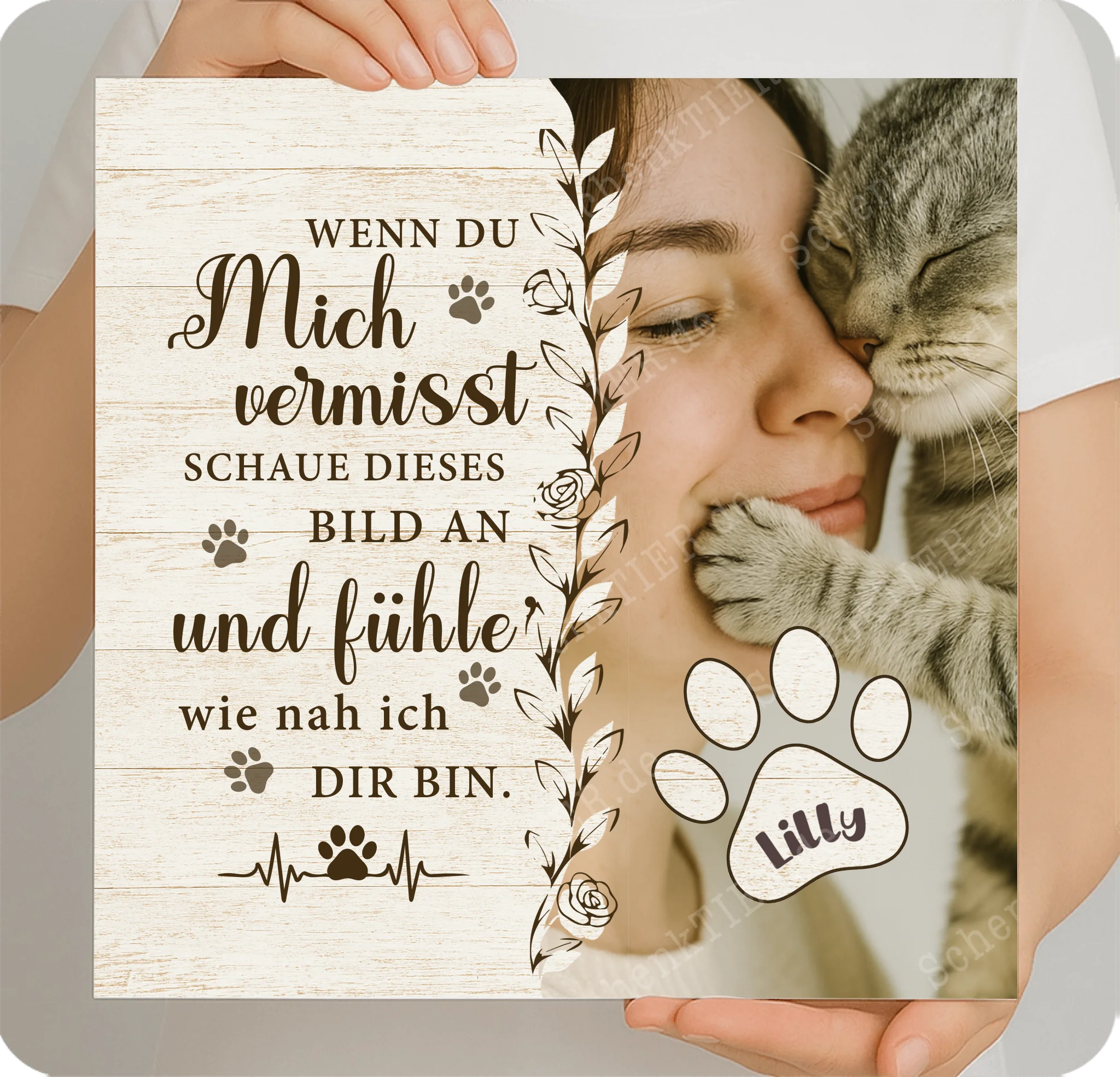 Poster 30 mal 30 Cm für Gedenkbild von Schenktier von links und rechts gehalten