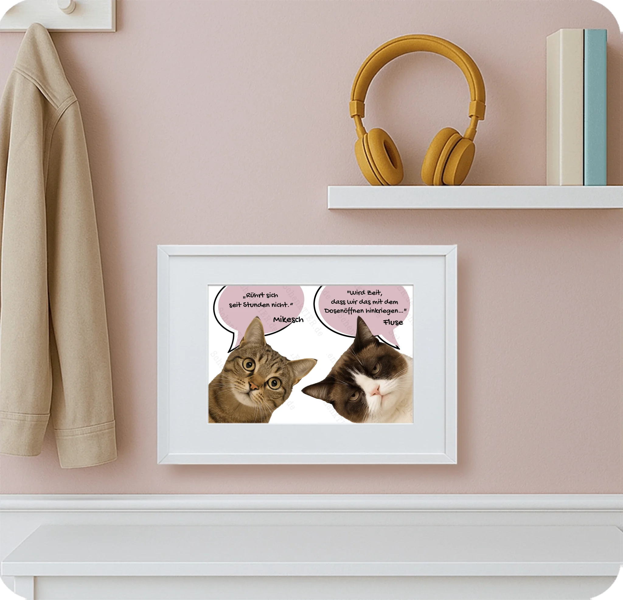 Poster 30 mal 20 cm im Holzraahmen im Flur an der Wand