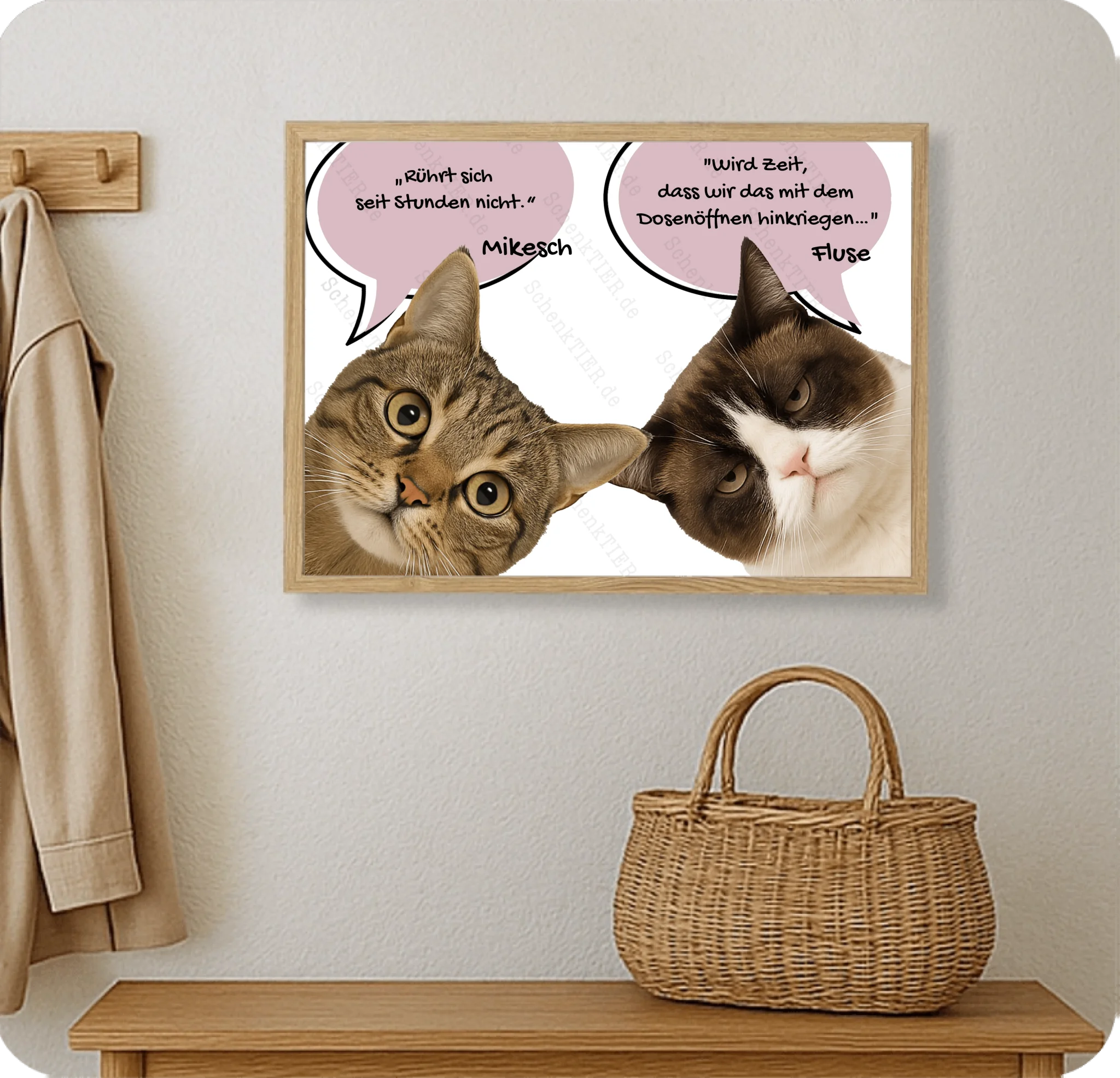 Poster 70 mal 50 cm im Holzraahmen im Flur an der Wand