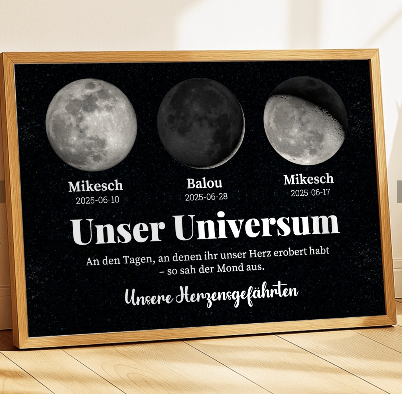 Mondposter „Unser Universum“ mit drei personalisierten Mondphasen für Haustiere Mikesch und Balou.